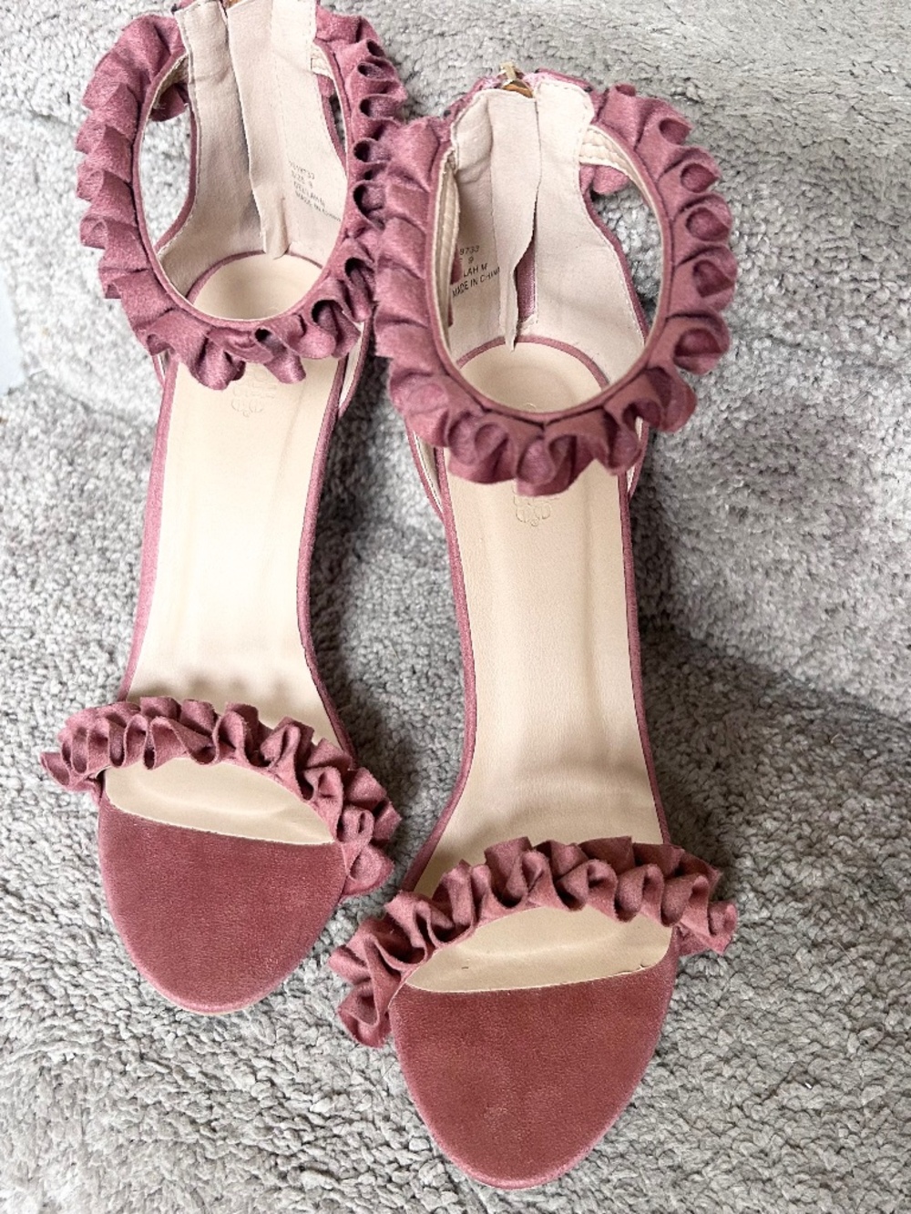 Size 9 Women’s Ruffle Heels— worn on TV!